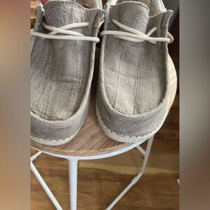 Hey Dude Men's Wally Break Stitch Khaki Size 9- women size 11